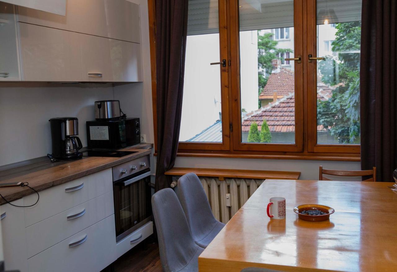 Central Sofia 3-Bedroom Apartment - Urban Art Gallery - Free Parking! Kültér fotó
