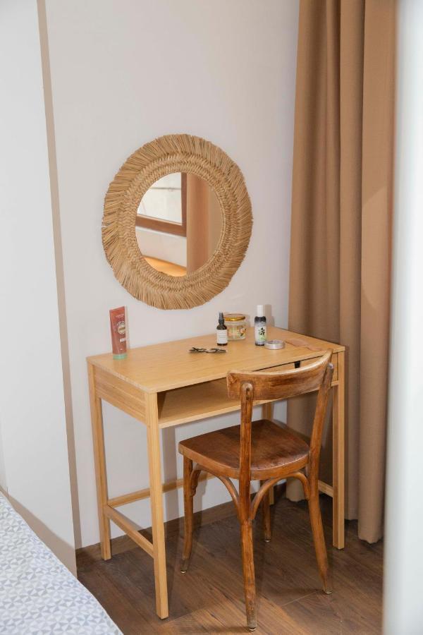 Central Sofia 3-Bedroom Apartment - Urban Art Gallery - Free Parking! Kültér fotó