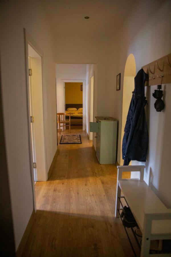 Central Sofia 3-Bedroom Apartment - Urban Art Gallery - Free Parking! Kültér fotó
