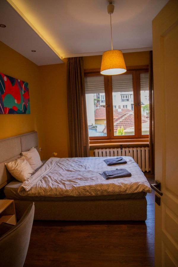 Central Sofia 3-Bedroom Apartment - Urban Art Gallery - Free Parking! Kültér fotó
