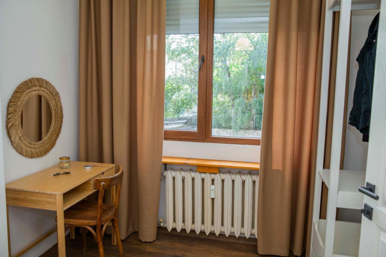Central Sofia 3-Bedroom Apartment - Urban Art Gallery - Free Parking! Kültér fotó