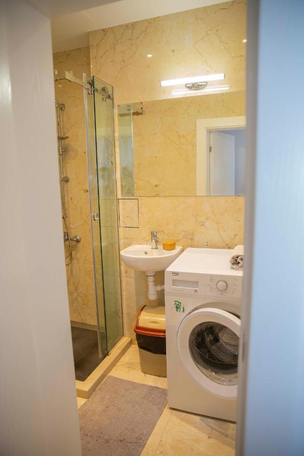 Central Sofia 3-Bedroom Apartment - Urban Art Gallery - Free Parking! Kültér fotó