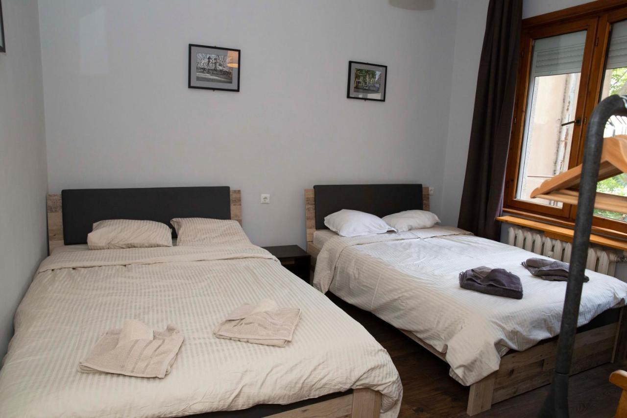 Central Sofia 3-Bedroom Apartment - Urban Art Gallery - Free Parking! Kültér fotó